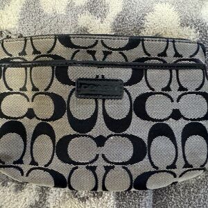 Coach wristlet in great condition.